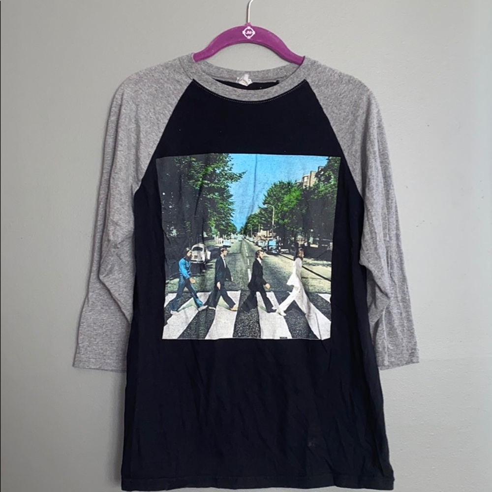 Never worn Beatles baseball tee size M